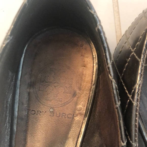 Tory Burch Quilted Gray/Silver flats - Picture 2 of 5